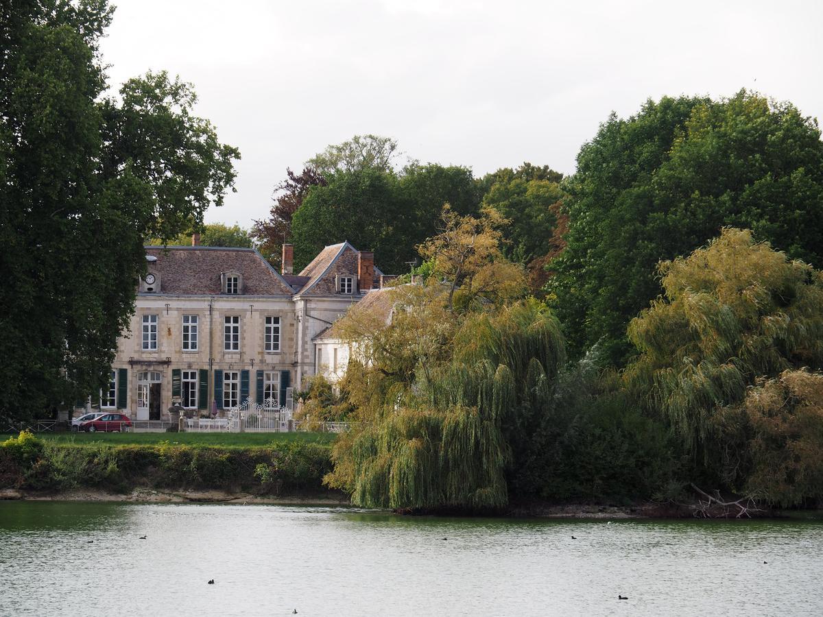 Chateau De Juvigny Hotel Exterior photo