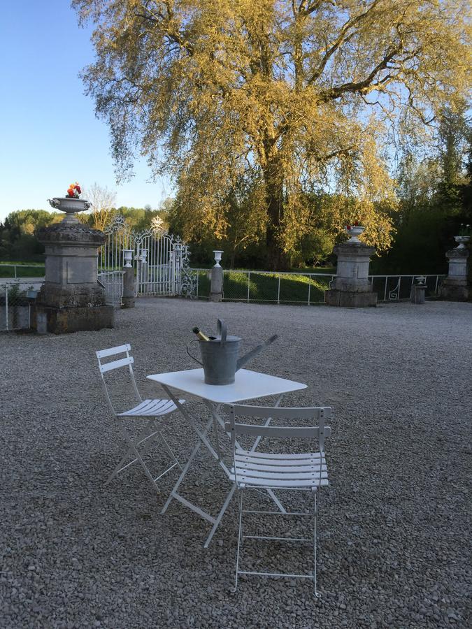 Chateau De Juvigny Hotel Exterior photo